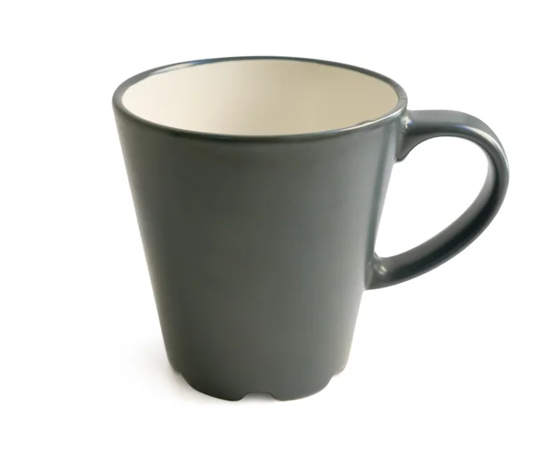 白で隔離される黒いカップ — ストック写真