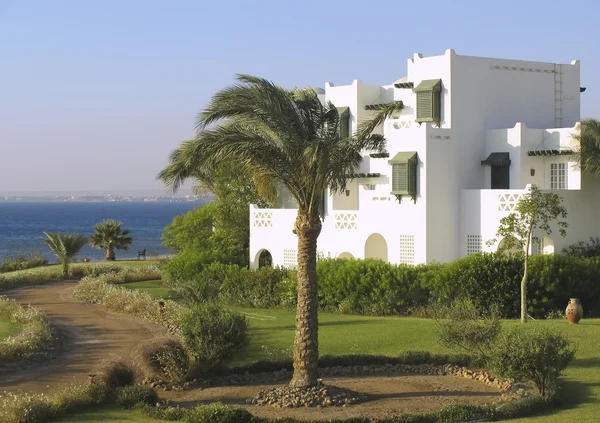Bellissimo resort hotel sulla spiaggia sul Mar Rosso — Foto Stock