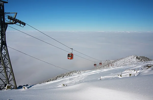 电缆车滑雪缆车结束山 — 图库照片