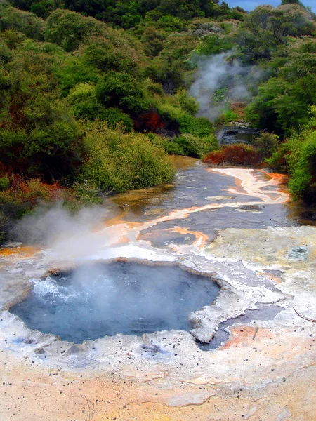 Geotermální bazén, waimangu, Nový Zéland — Stock fotografie