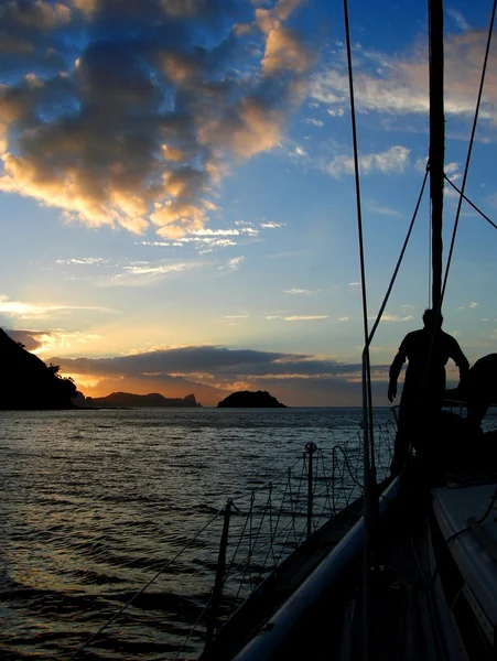 日没で、ニュージーランドのヨット — ストック写真