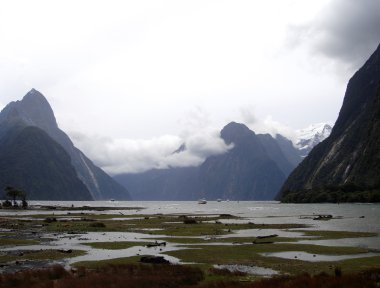 Gönye tepe, milford ses, Yeni Zelanda