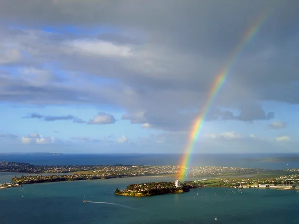 Arcobaleno sopra Stanley Bay, Auckland — Foto Stock