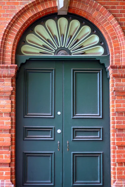 External Door in Decorative Brick Wall — Stock Photo, Image