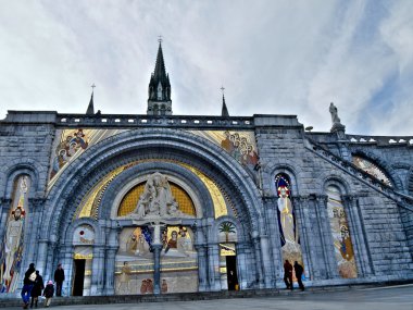 Lourdes Basilica clipart