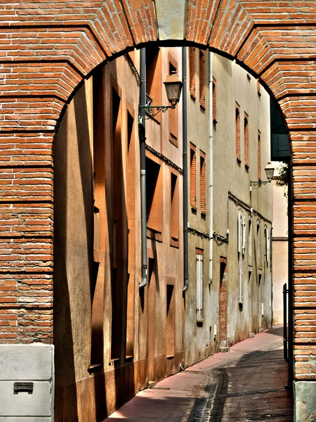 Arch Fransa ile sokak — Stok fotoğraf