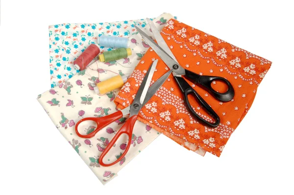 Fabric, threads and scissors — Stock Photo, Image