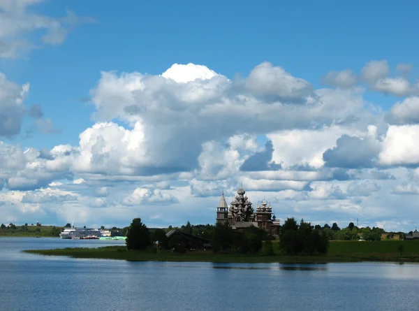 Onega sjön. kizhi skärgård — Stockfoto