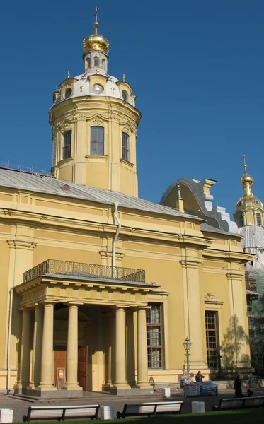 De petropavlovsky-kathedraal — Stockfoto