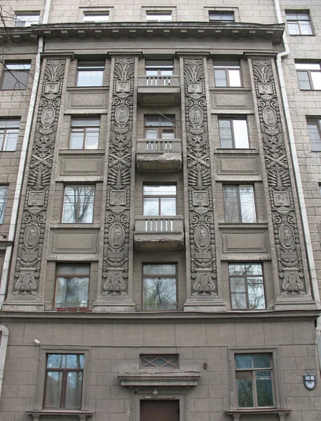 Huset av stalinistisk arkitektur. St. — Stockfoto