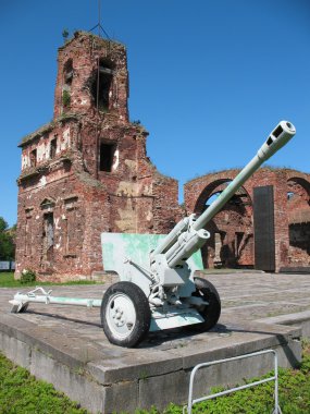 Arms and the ruins. Schlisselburg clipart