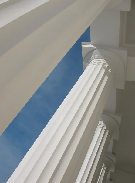 The columns of the portico of the Museum — Stock Photo, Image