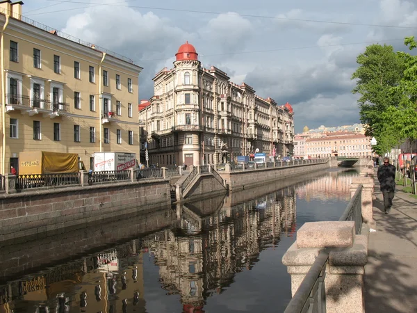 Санкт-Петербург. Грибоєдов видом на канал — стокове фото