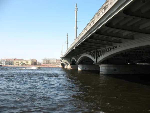 Neva. porucznik schmidt most — Zdjęcie stockowe