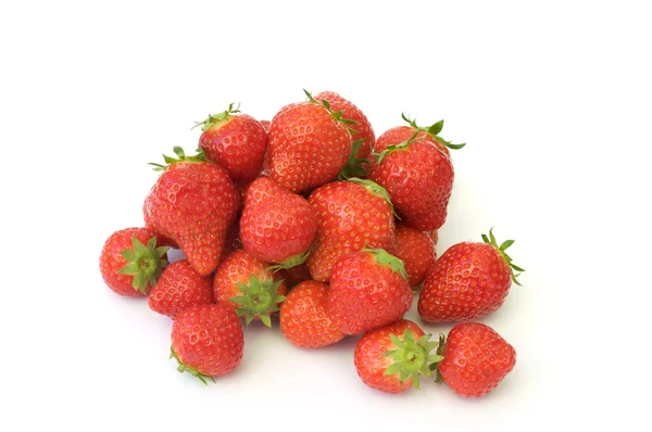 Beyaz arka planda çilekler