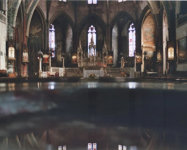 Interieur van Franse kerk — Stockfoto