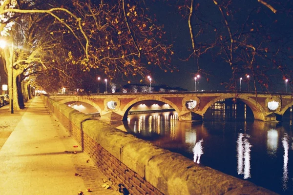 Seine avec pont notre dame et pont au change à Paris la nuit — Photo