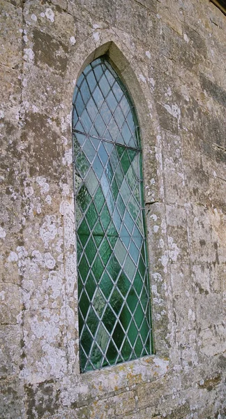 Kerk glas-in-venster — Stockfoto