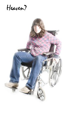 genç kız cennette tekerlekli sandalyede