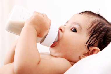 Baby's bottle clipart