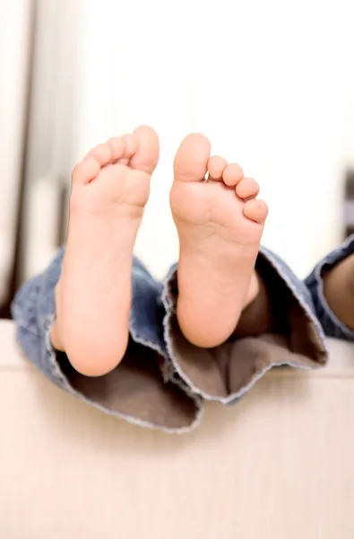 Дитина ніг — стокове фото