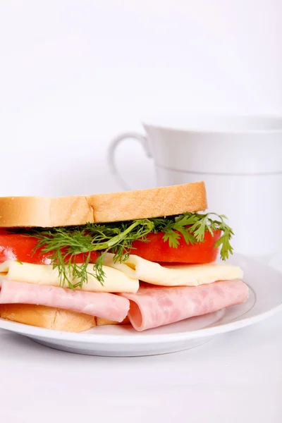 Sandwich dan cangkir — Stok Foto