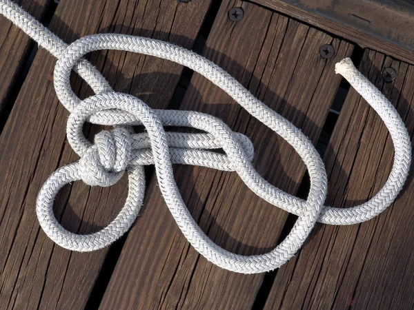 White Boat Rope on Dock — Stock Photo, Image