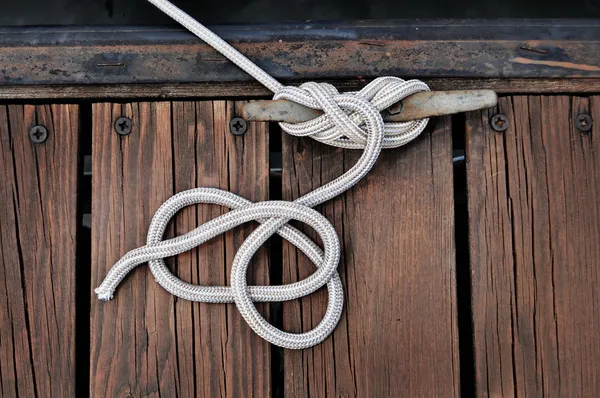 Cuerda de barco en muelle — Foto de Stock