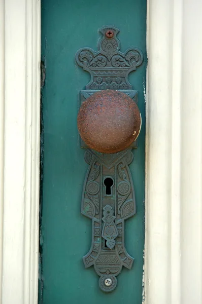 Botão de porta antigo — Fotografia de Stock