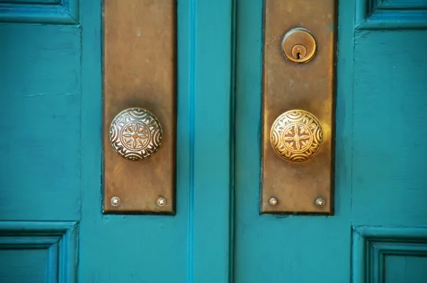 Vecchie porte verdi — Foto Stock