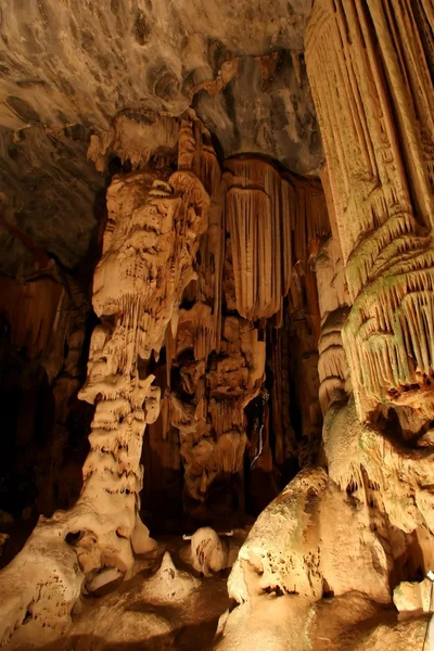 Formacje podziemnej jaskini — Zdjęcie stockowe
