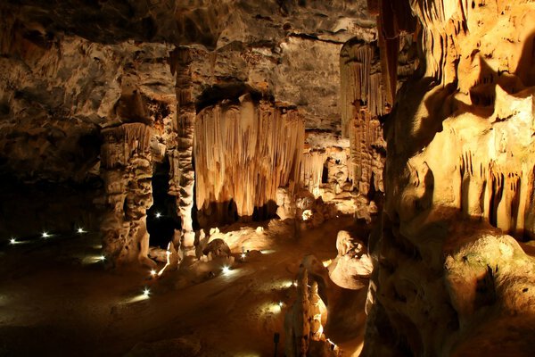 Underground Cavern and Formations