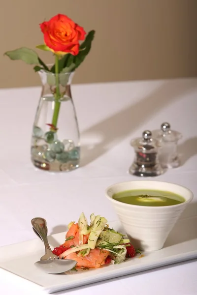 グルメ緑エンドウ豆のスープ — ストック写真