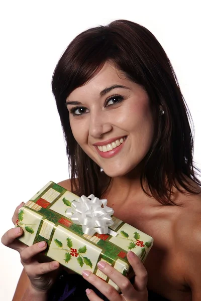 Mooi meisje met cadeau — Stockfoto