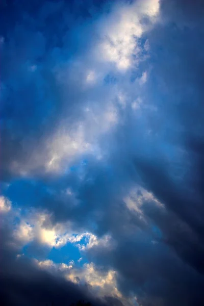 Magnifiche nuvole — Foto Stock