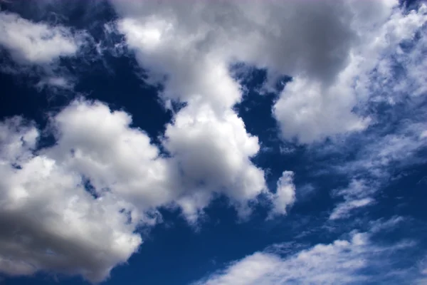 Prachtige wolken — Stockfoto