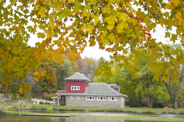Casa de otoño — Foto de Stock