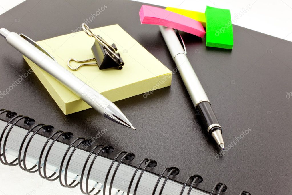 Organizer, post-its, pen, pencil and st