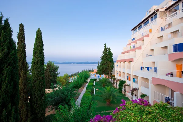 Greek hotel at morning — Stock Photo, Image