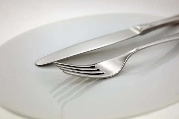 Vaisselle en acier : fourchette et couteau — Photo