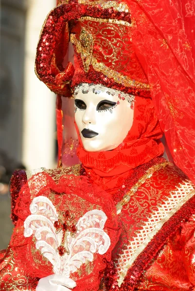 Venedik kırmızı maske — Stok fotoğraf