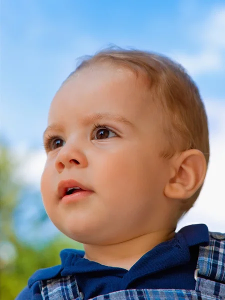 Retrato de close-up de bebê adorável — Fotografia de Stock