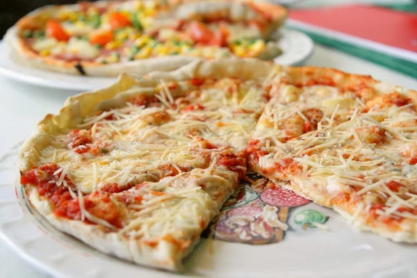 Pizza ost — Stockfoto