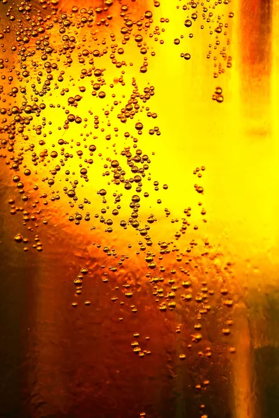 Verre de bière avec bulles — Photo