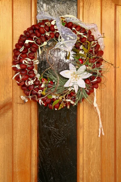 Vánoční věnec pletený z kaštanů — Stock fotografie