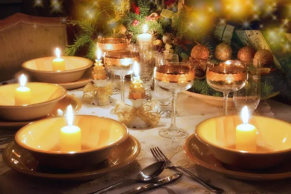 Świątecznego stołu z świąteczny nastrój — Zdjęcie stockowe
