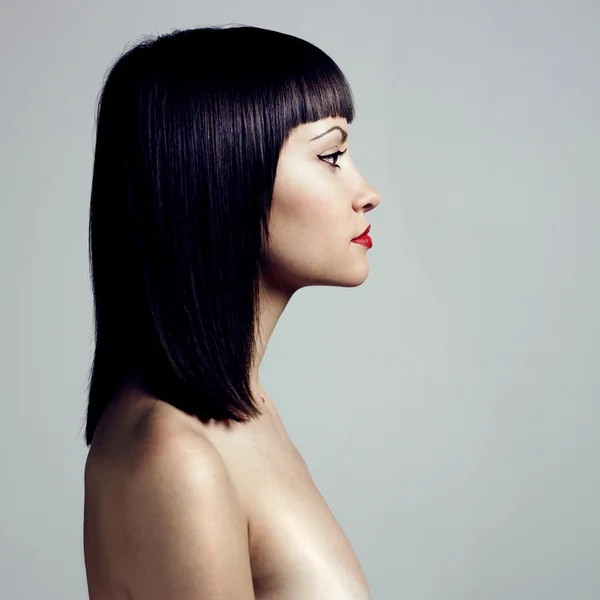 Perfil de mujer con peinado estricto — Foto de Stock