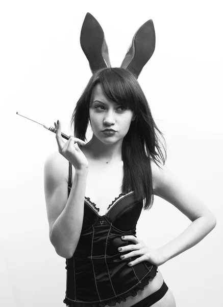 ウサギの耳を持つ魅惑的な女性 — ストック写真