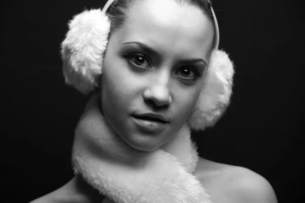 Mujer sexy joven con auriculares — Foto de Stock