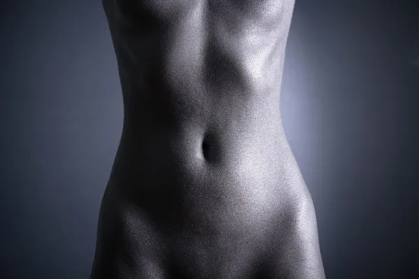 Γυμνή γυναίκα με τα ασημένια μακιγιάζ — Φωτογραφία Αρχείου